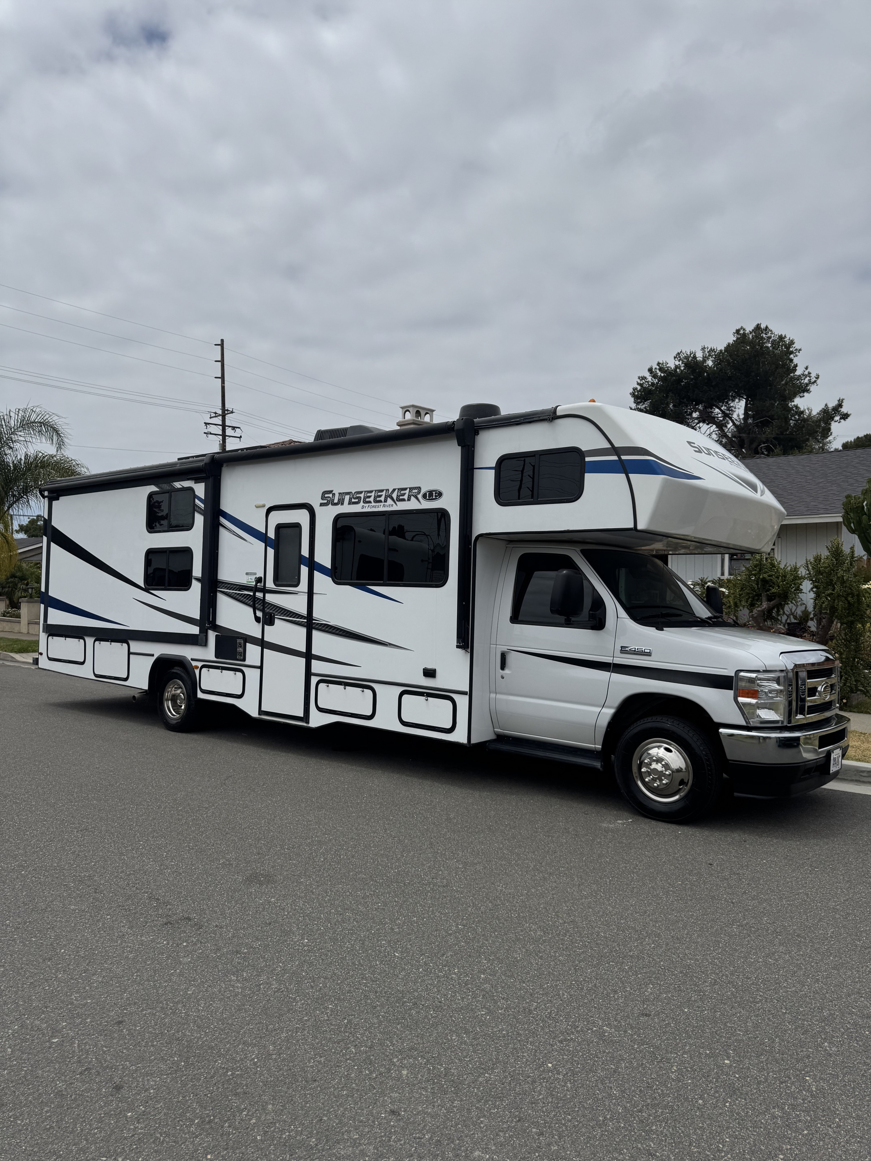 Sunseeker Bunkhouse Class C RV
